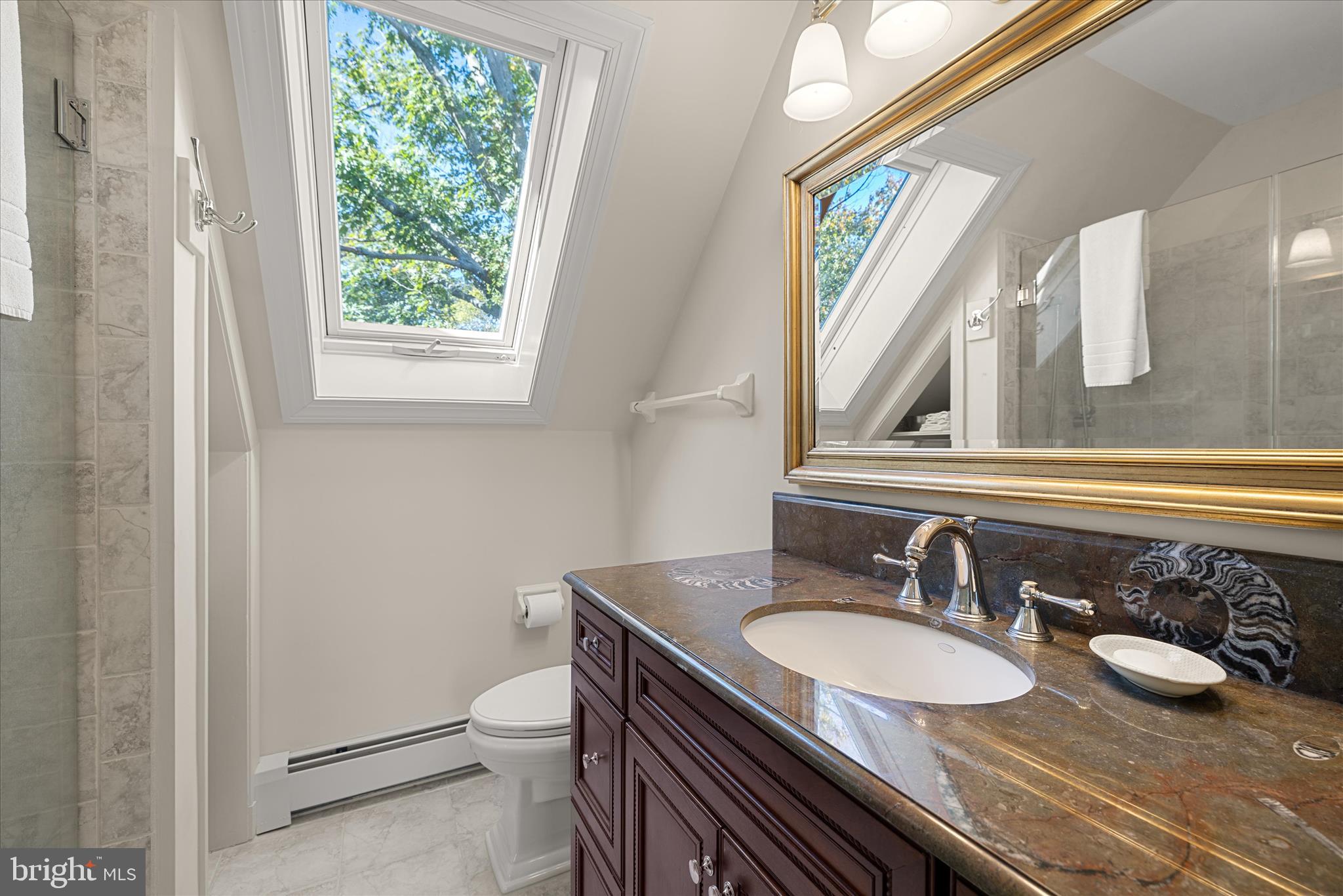 BAILEYS NECK - Residential