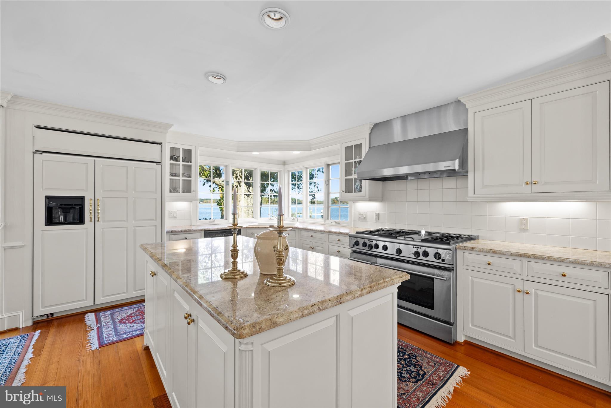 BAILEYS NECK - Residential