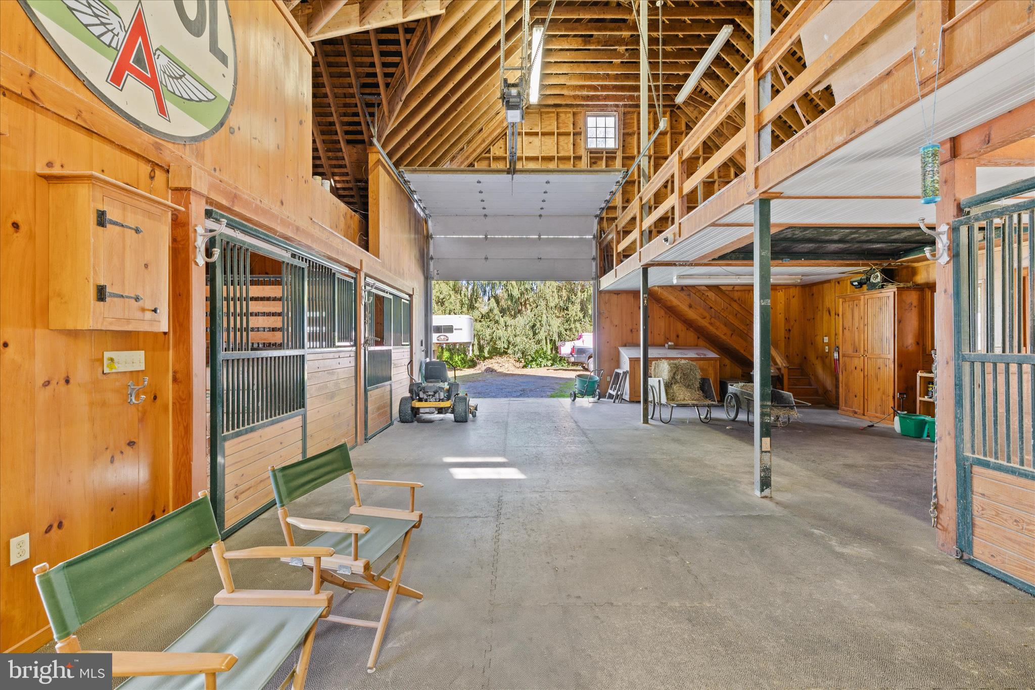 BAILEYS NECK - Residential