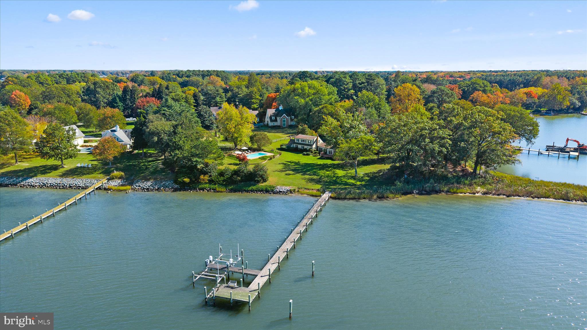 BAILEYS NECK - Residential