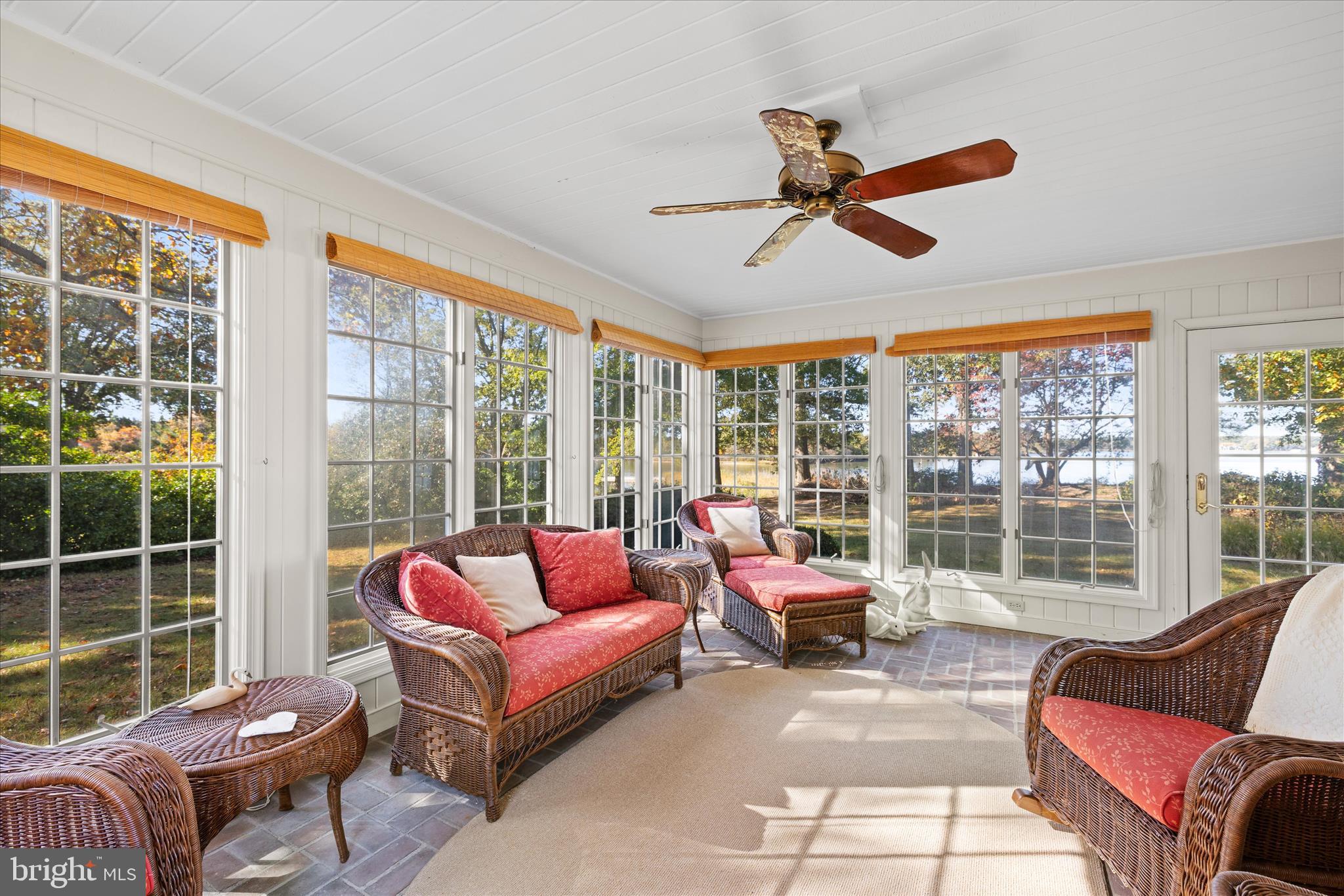 BAILEYS NECK - Residential