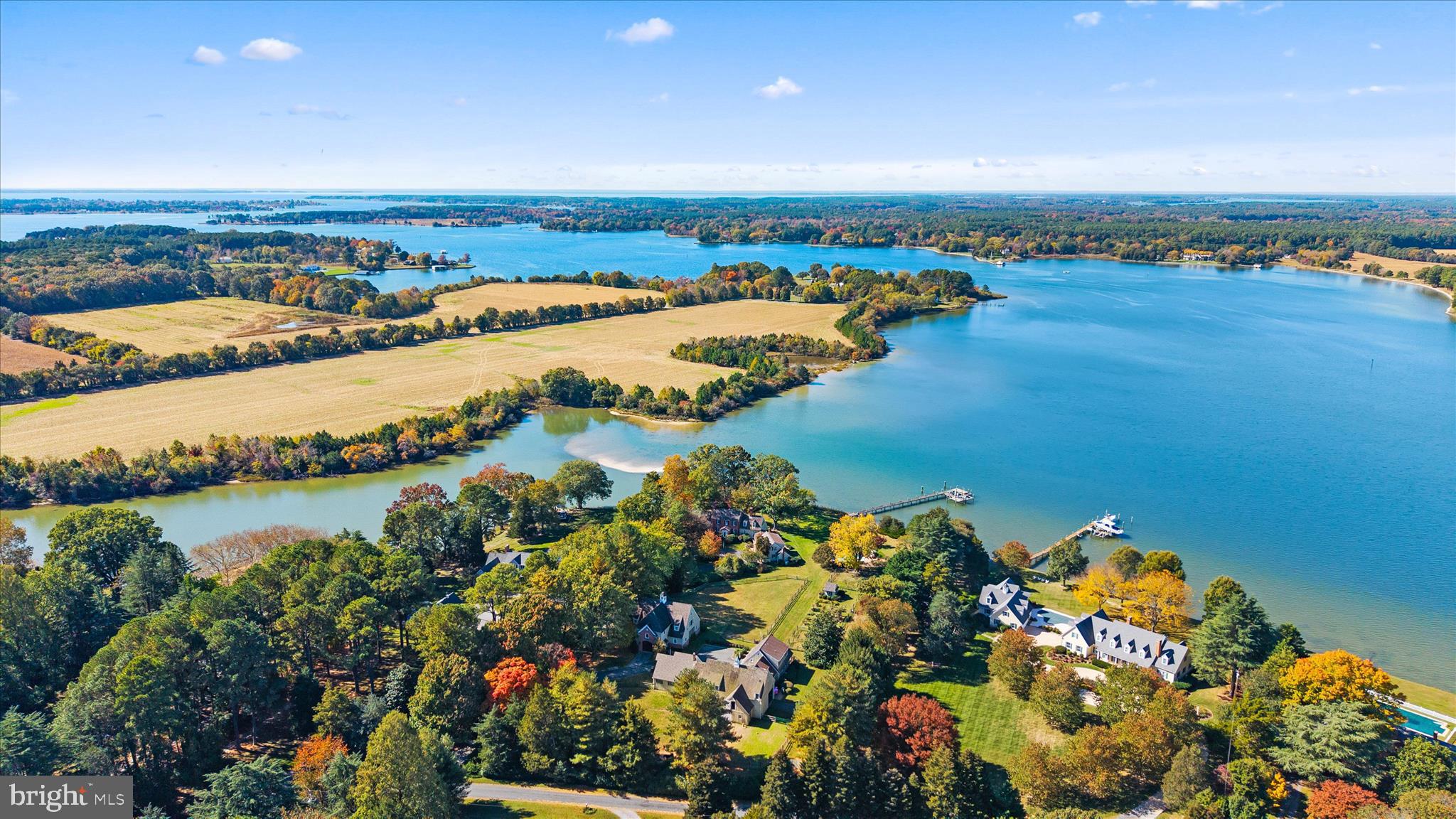 BAILEYS NECK - Residential