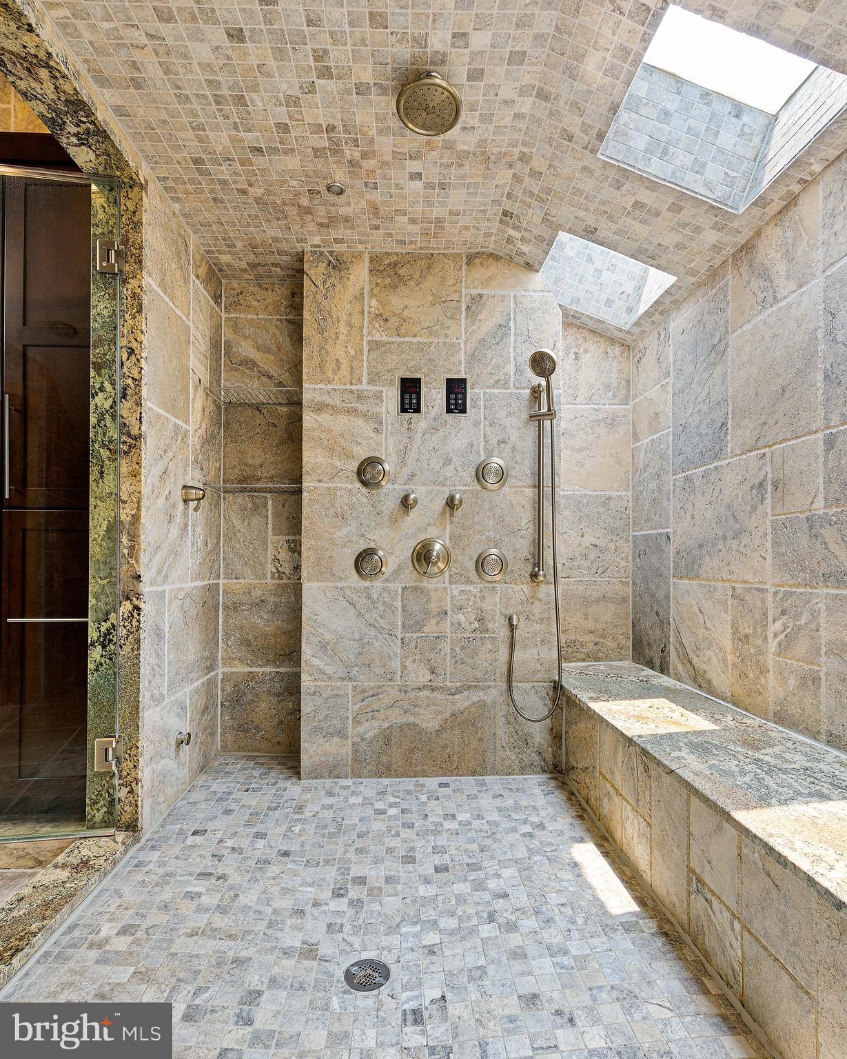 BOHEMIA MEADOWS - Residential