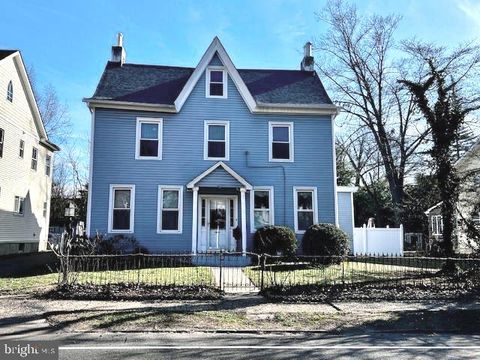 Homes For Sale - 44 Warren Street<br/> BEVERLY, NJ 08010