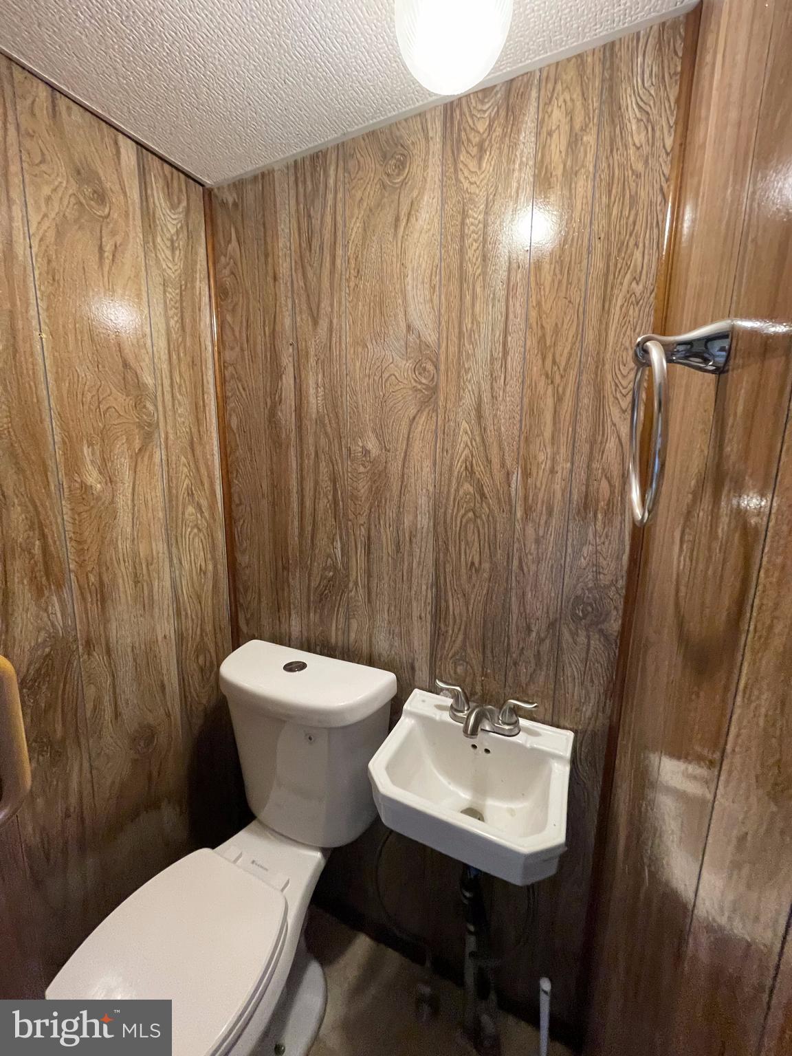 FOX CHASE - Residential Lease