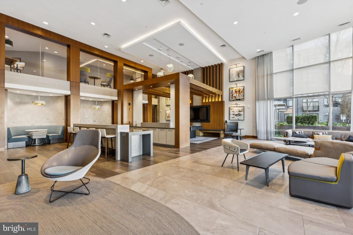 145 RIVERHAVEN DRIVE 422