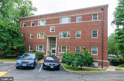 Photo of 1301 N Ode Street #114, ARLINGTON, VA 22209 (MLS # VAAR2073104)