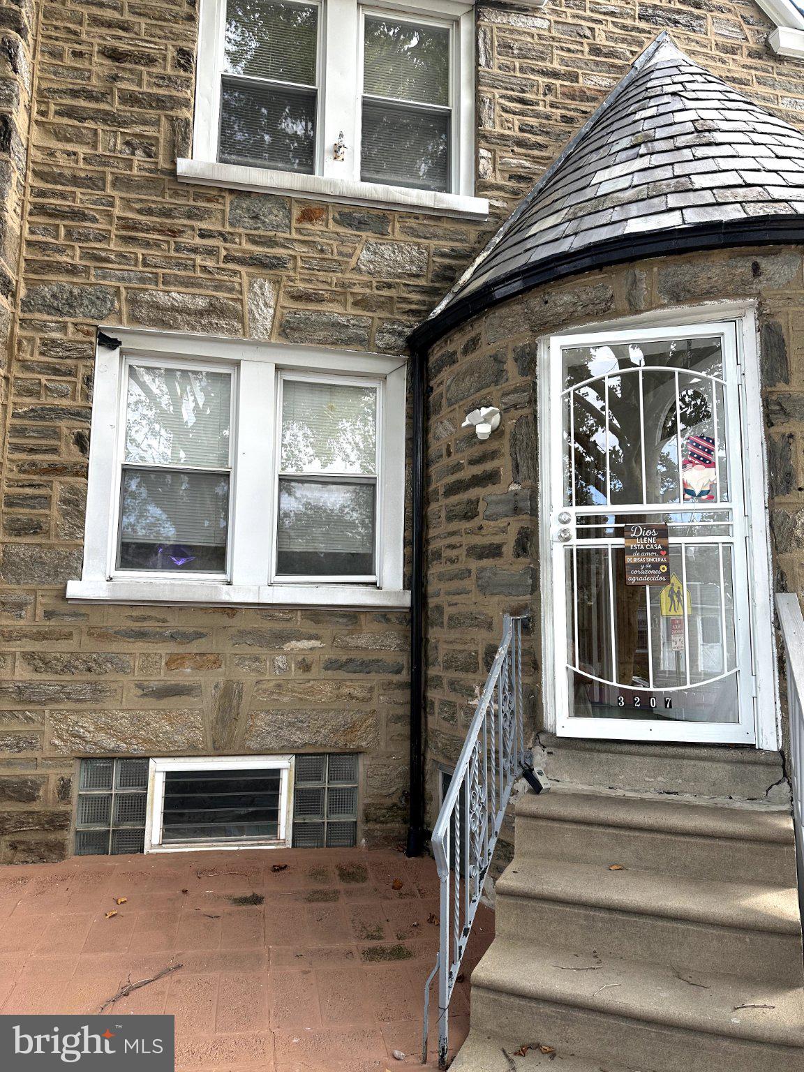 3207 SAINT VINCENT