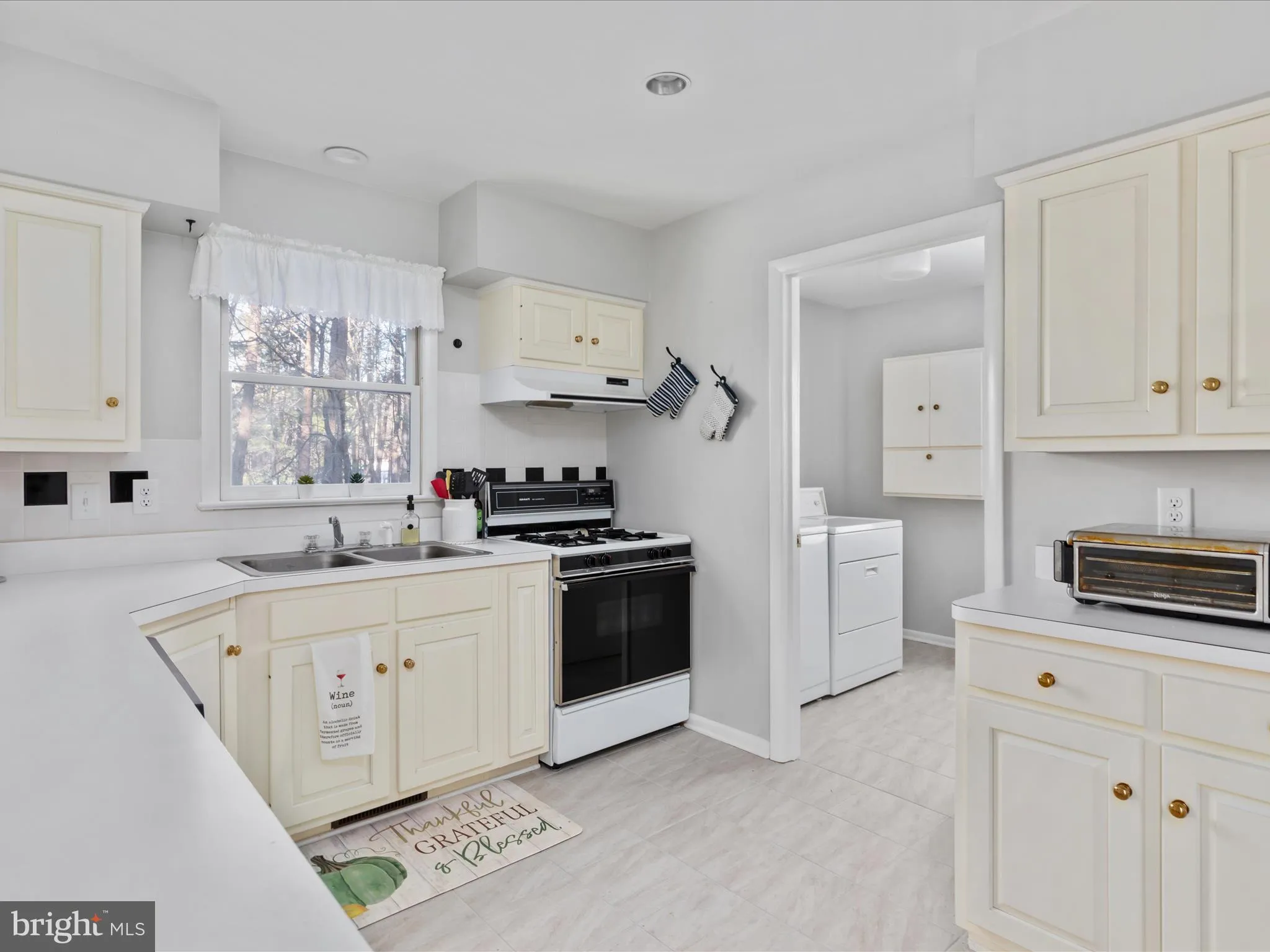 Mount Jackson, Virginia 22842, United States, 3 Bedrooms Bedrooms, ,3 BathroomsBathrooms,Residential,Active,17013