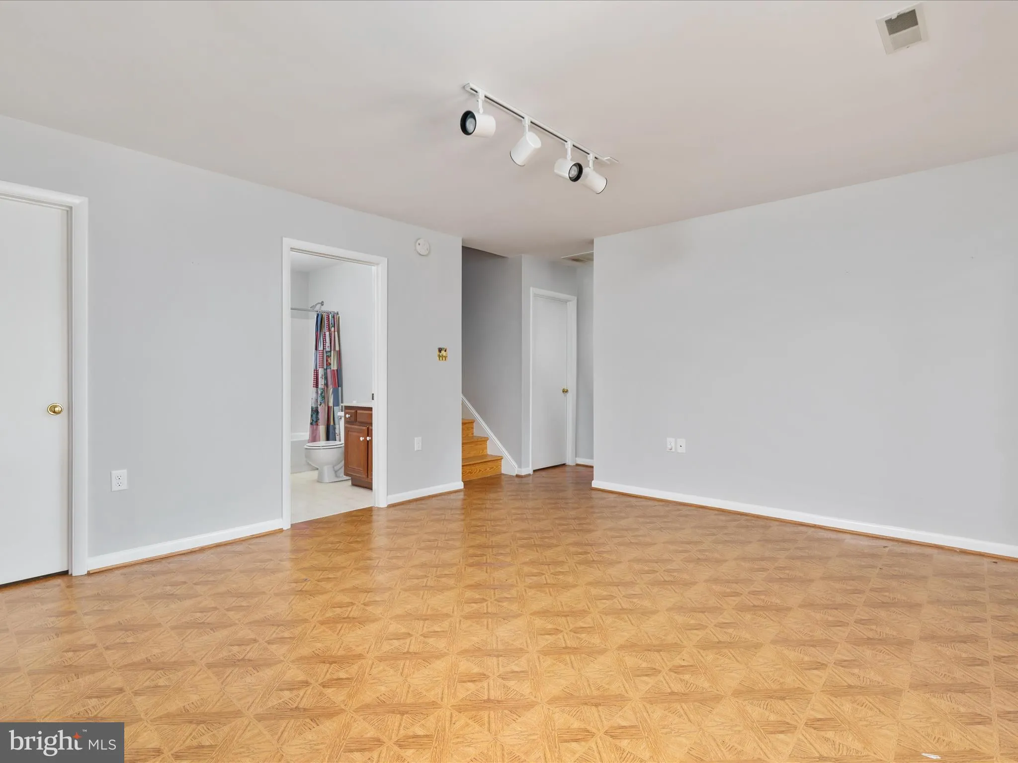 Mount Jackson, Virginia 22842, United States, 3 Bedrooms Bedrooms, ,3 BathroomsBathrooms,Residential,Active,17013