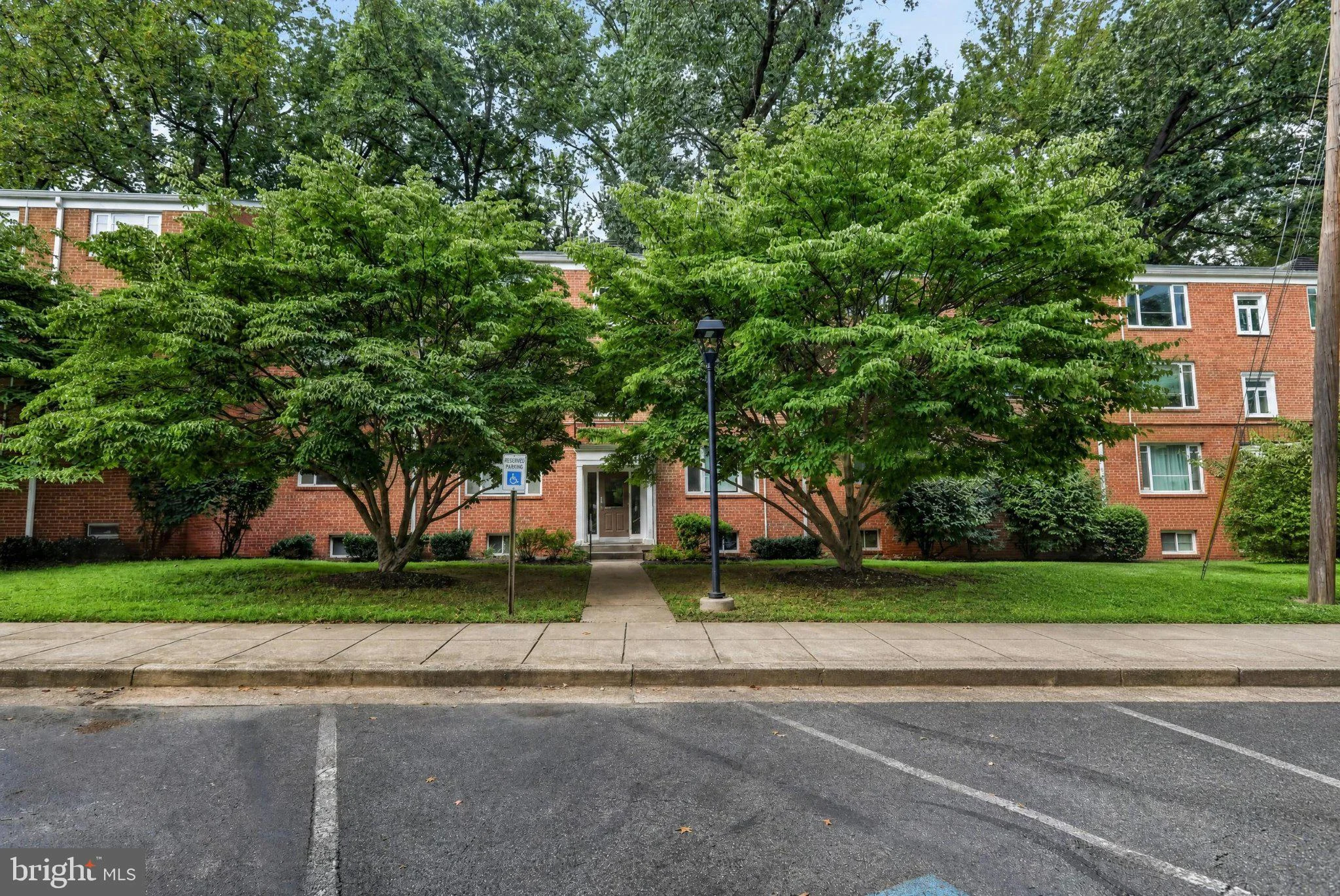 10406 Montrose Avenue Unit 101, Bethesda, MD, 20814