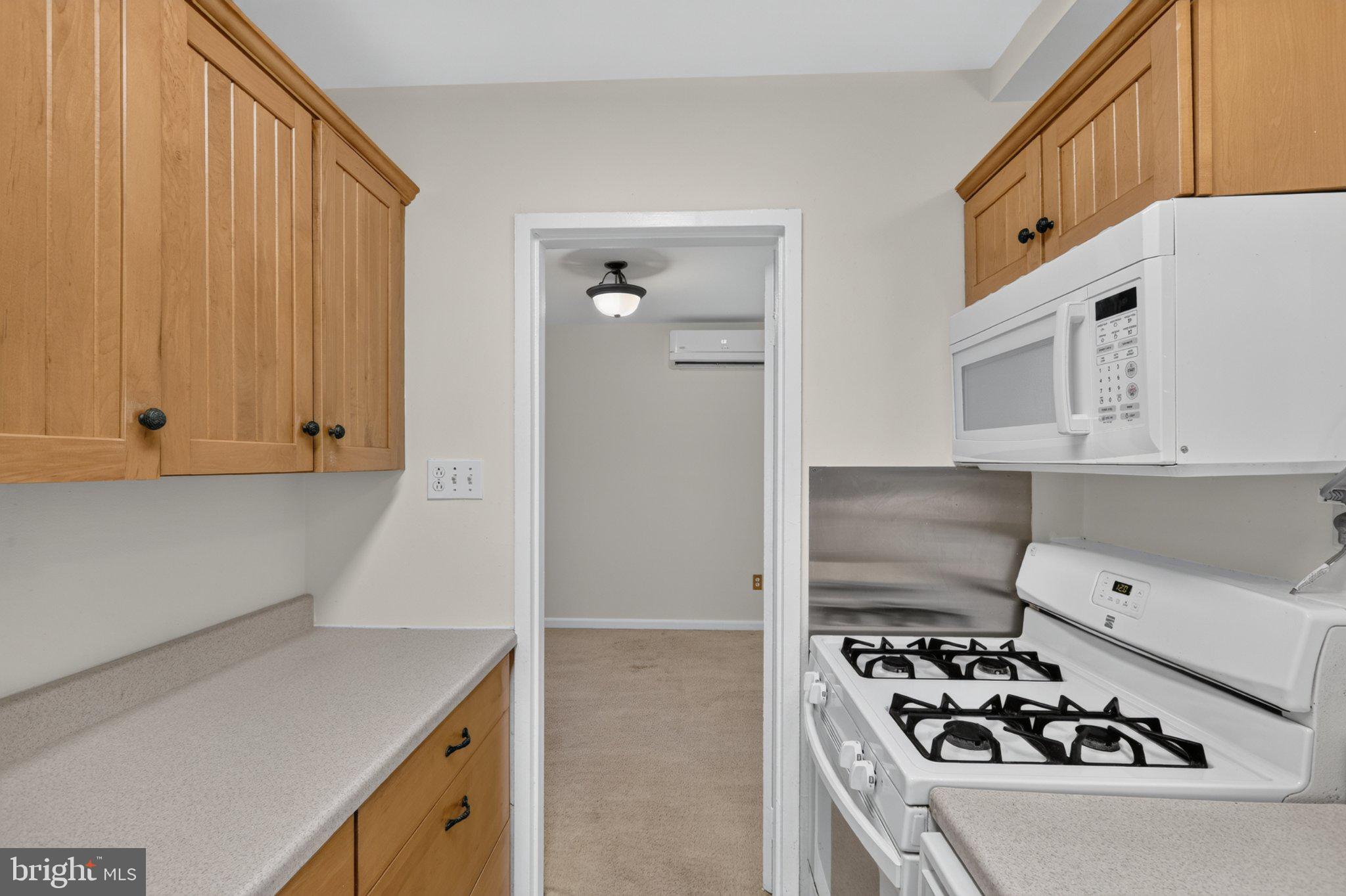 10406 MONTROSE AVENUE 101