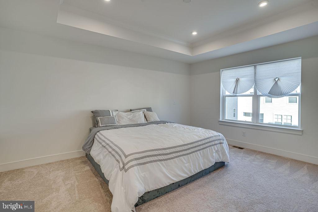 POTOMAC SHORES - Residential Lease