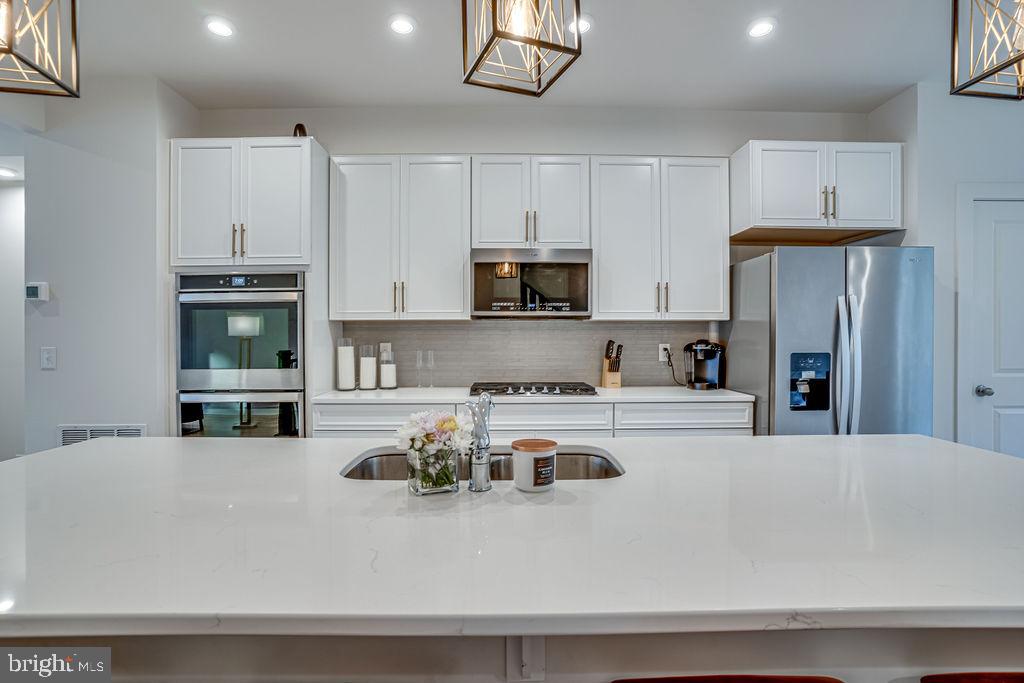 POTOMAC SHORES - Residential Lease