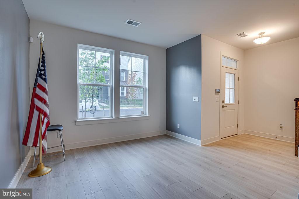 POTOMAC SHORES - Residential Lease