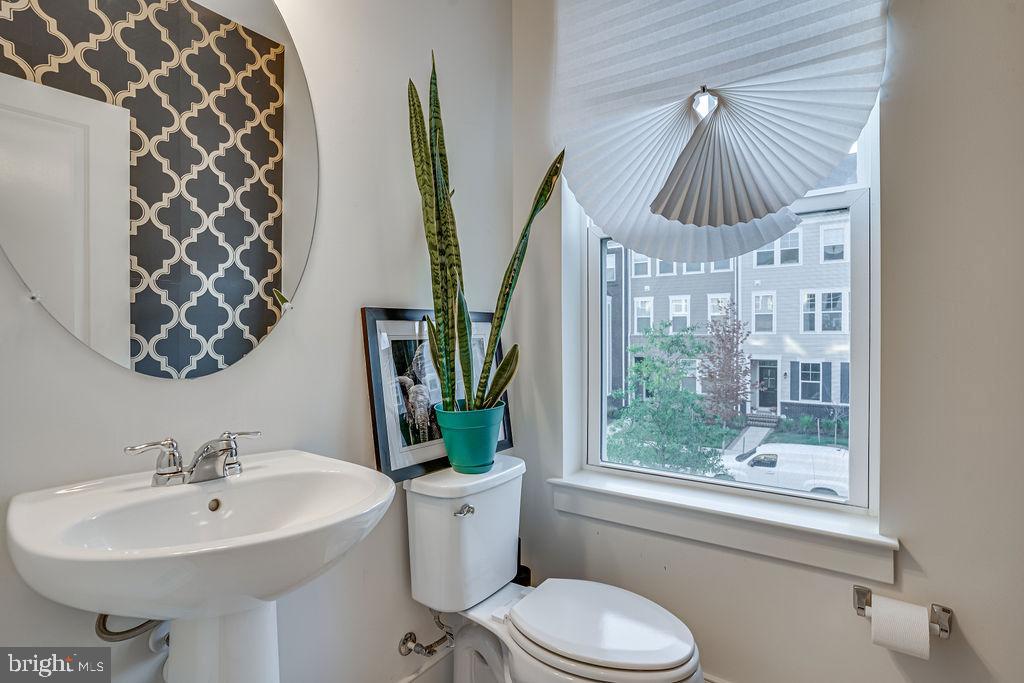 POTOMAC SHORES - Residential Lease