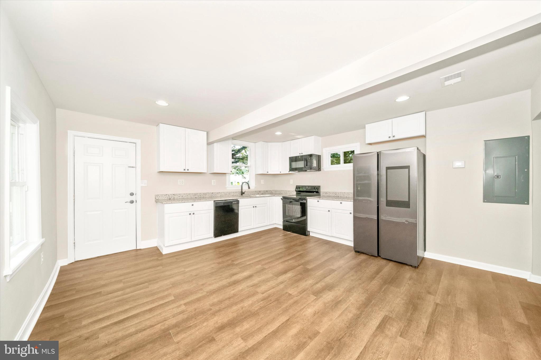 MATTINGLY AVE IND HEAD - Residential