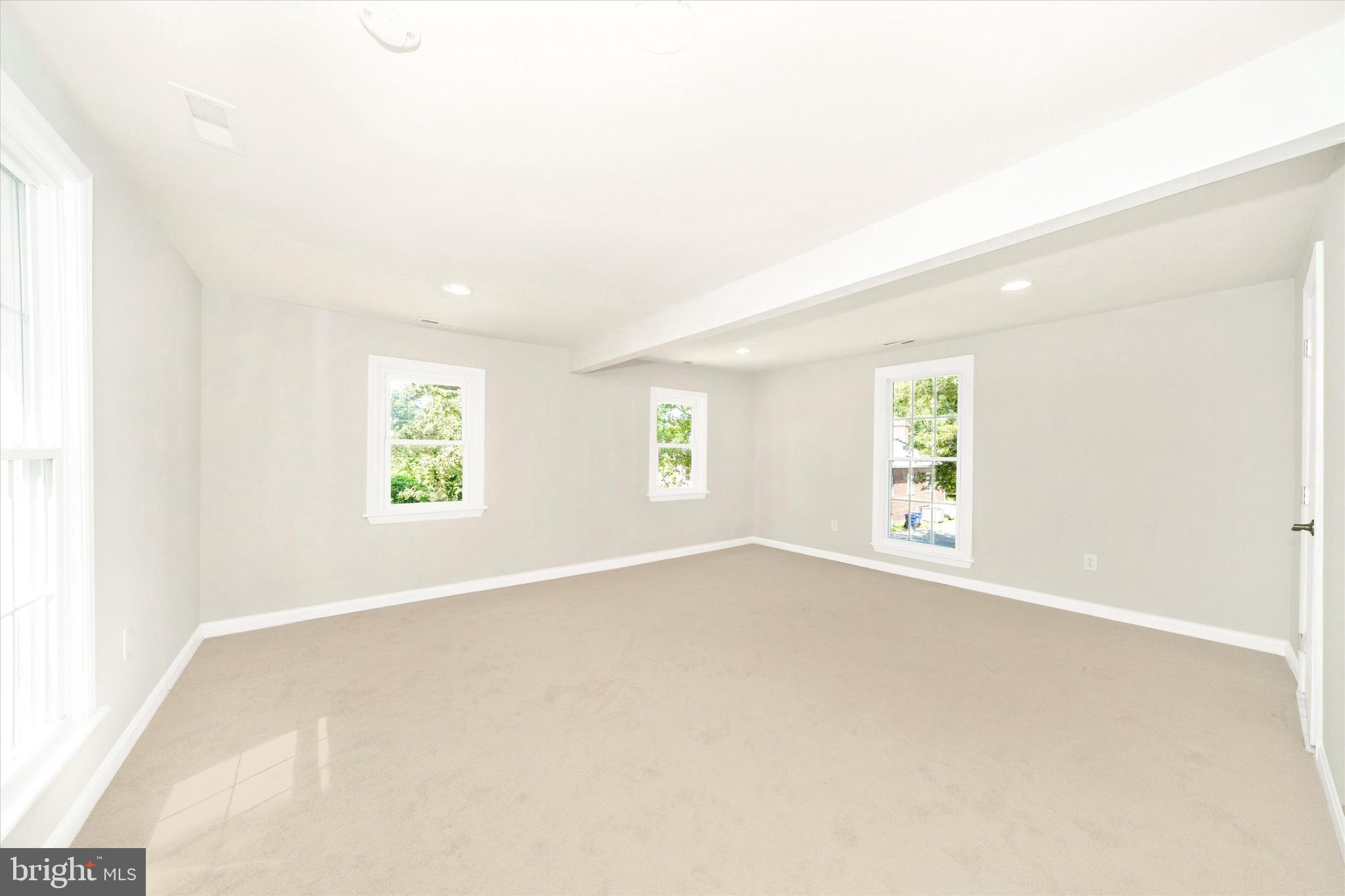 MATTINGLY AVE IND HEAD - Residential