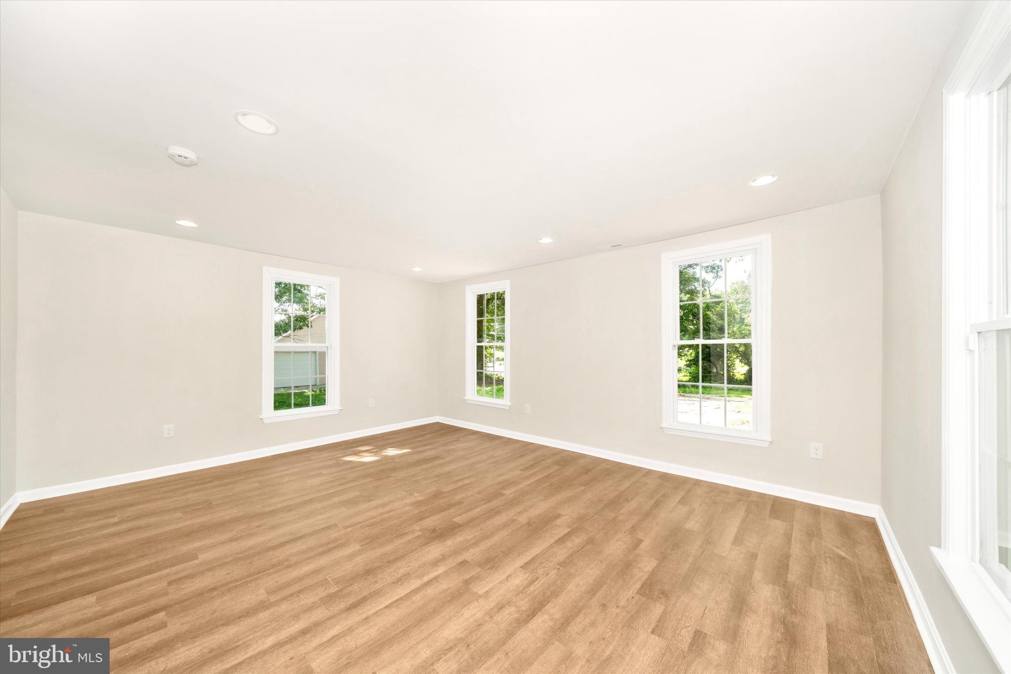 MATTINGLY AVE IND HEAD - Residential