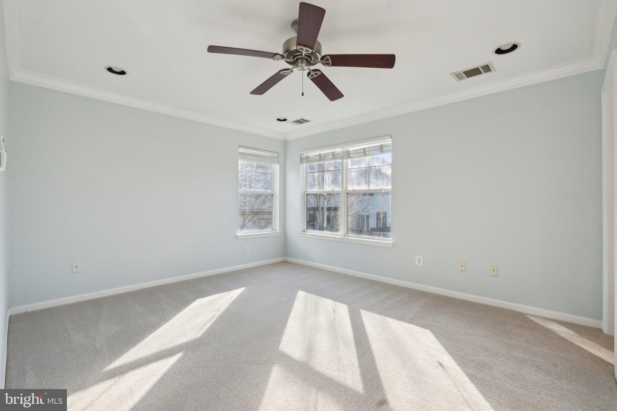 SOUTH RIDING - Residential