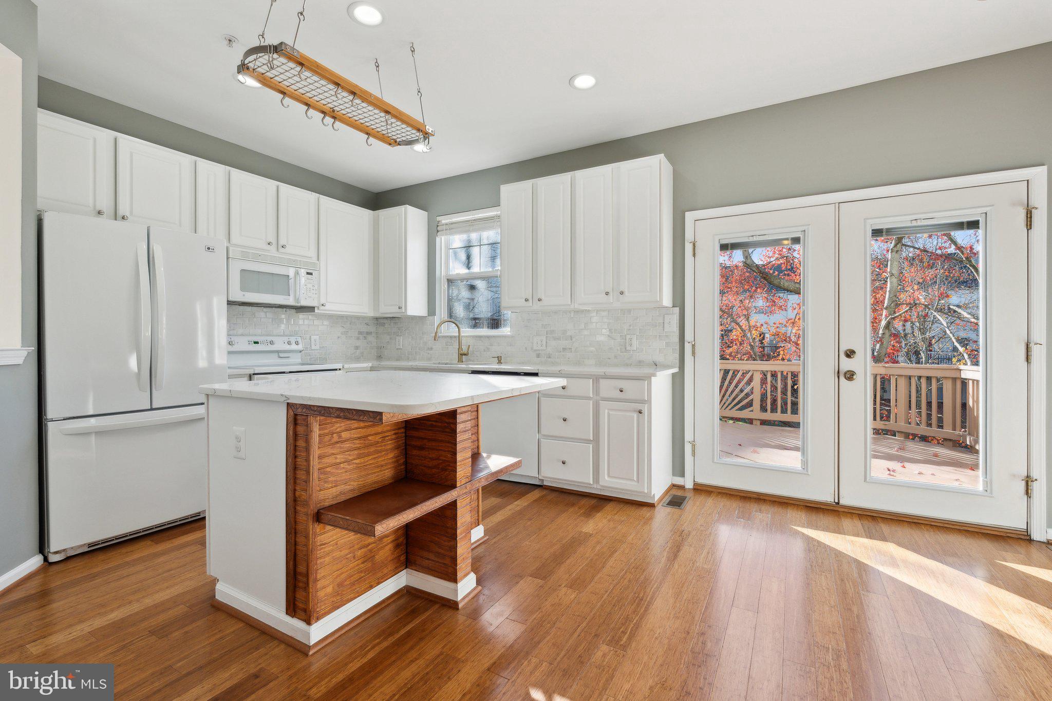 SOUTH RIDING - Residential