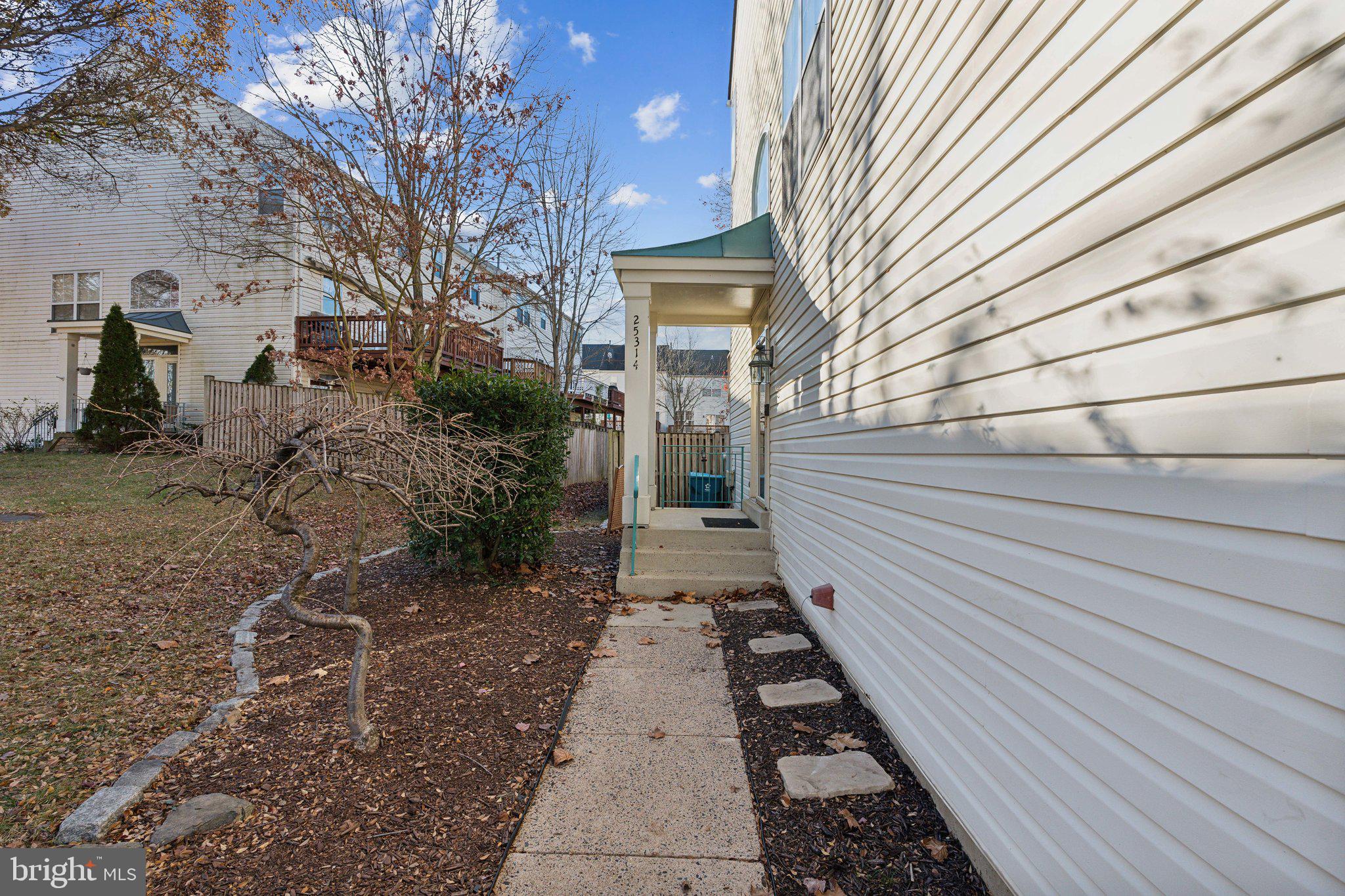 SOUTH RIDING - Residential