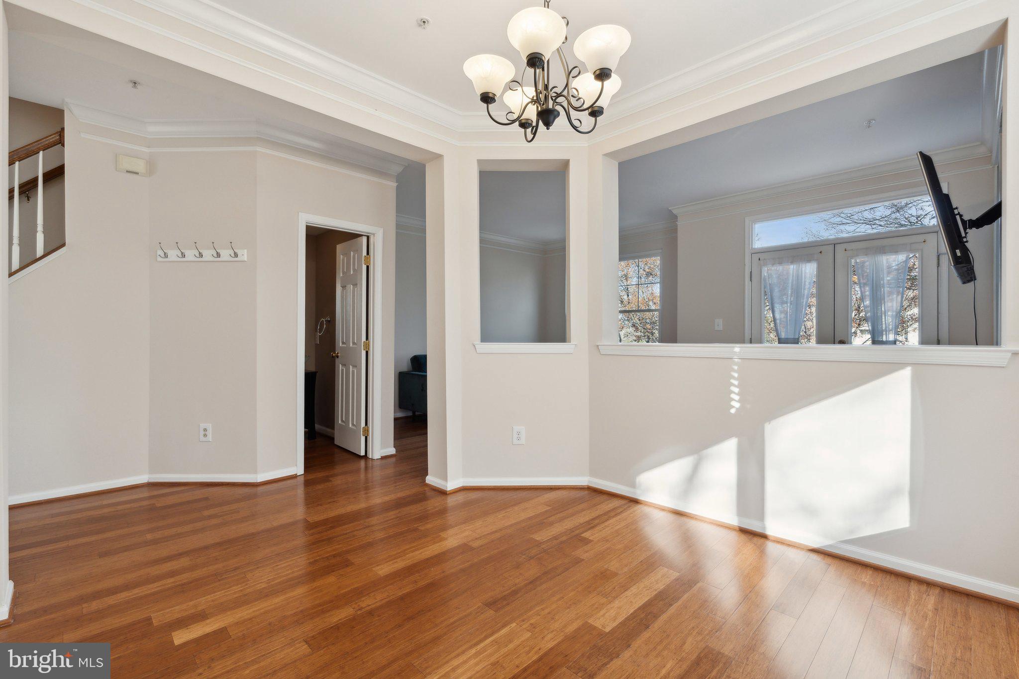 SOUTH RIDING - Residential