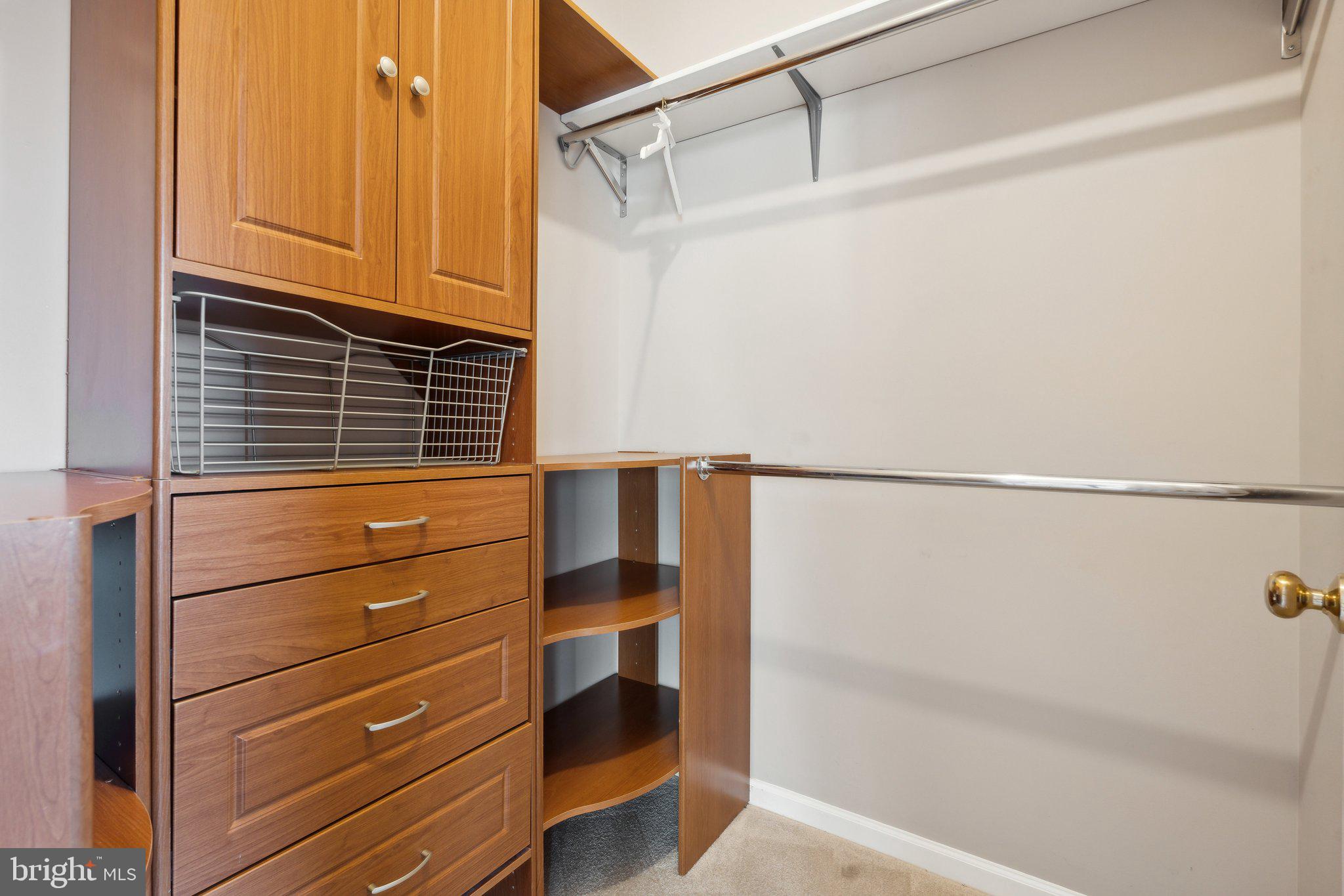 SOUTH RIDING - Residential