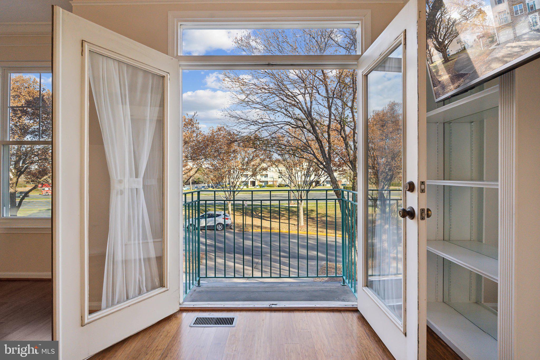 SOUTH RIDING - Residential