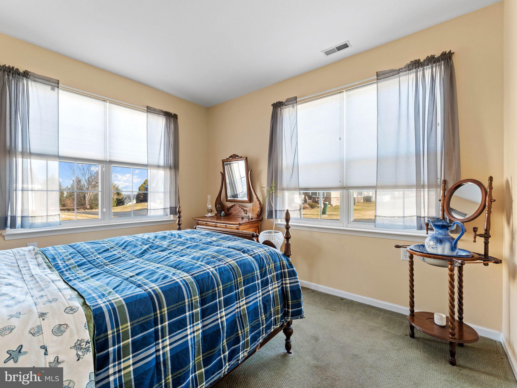 HILLVIEW - Residential