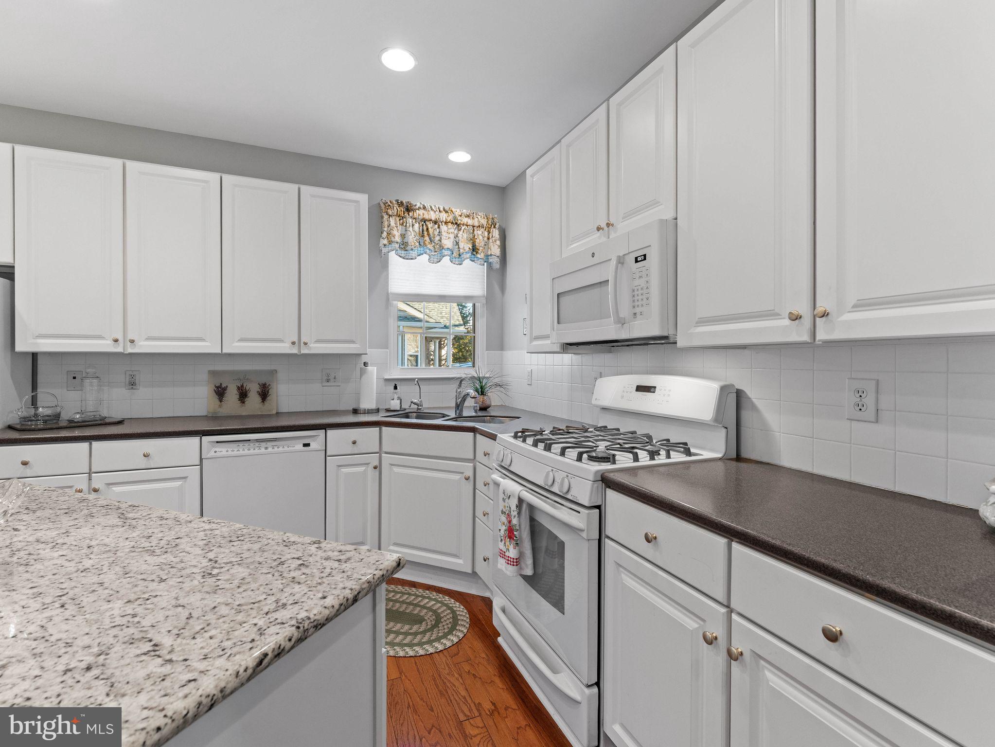 HILLVIEW - Residential