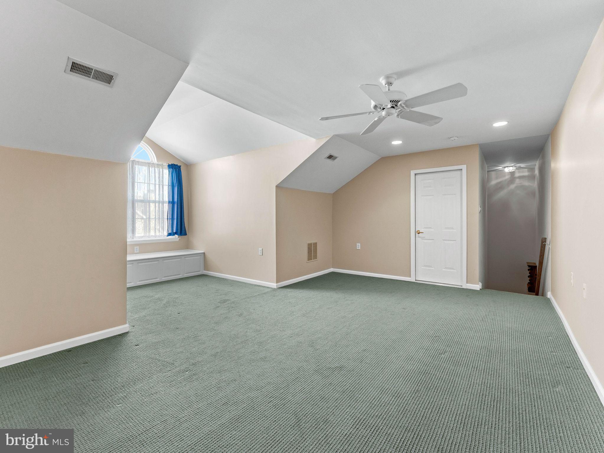 HILLVIEW - Residential