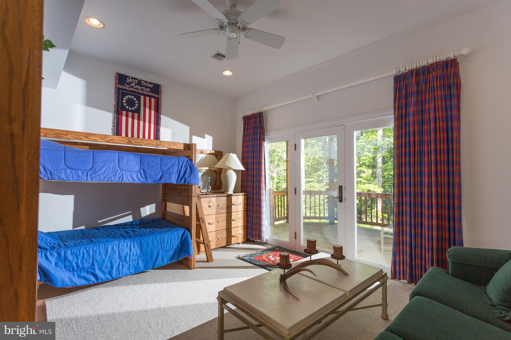 SANDY SHORES - Residential