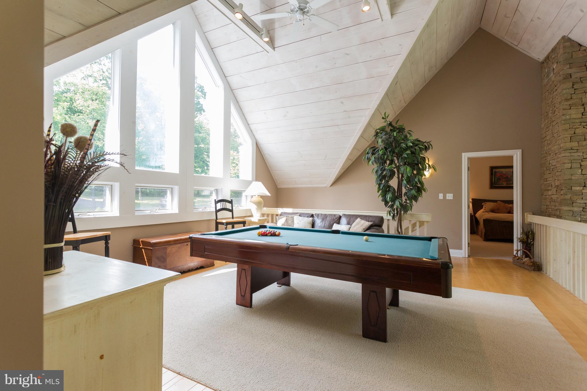 SANDY SHORES - Residential