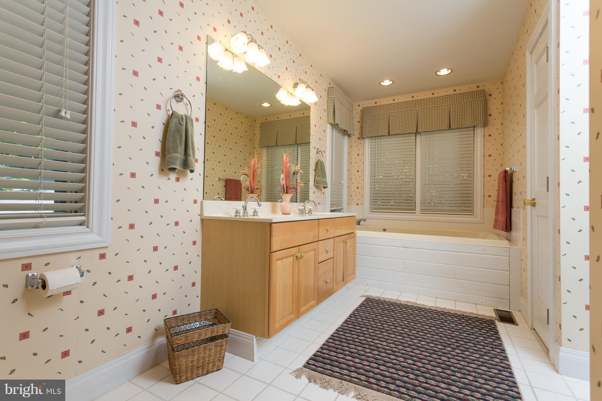 SANDY SHORES - Residential