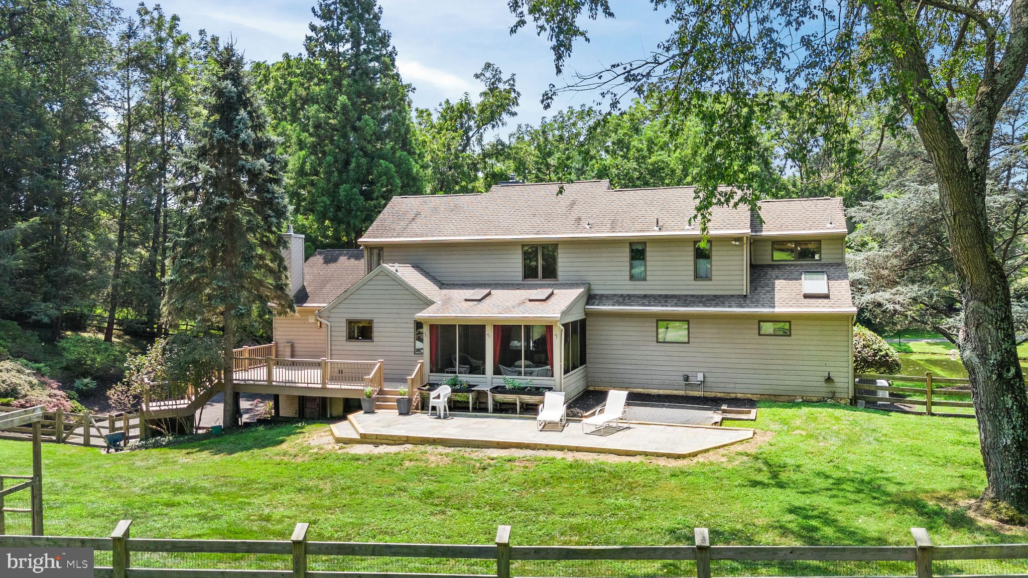 BLUE ROCK MEADOWS - Residential