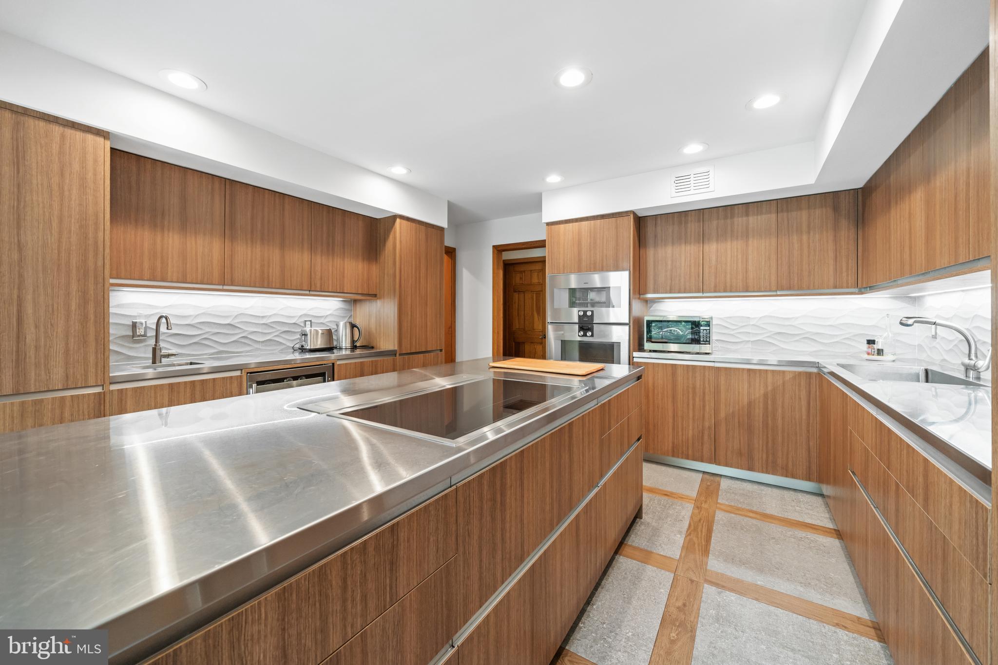 BLUE ROCK MEADOWS - Residential