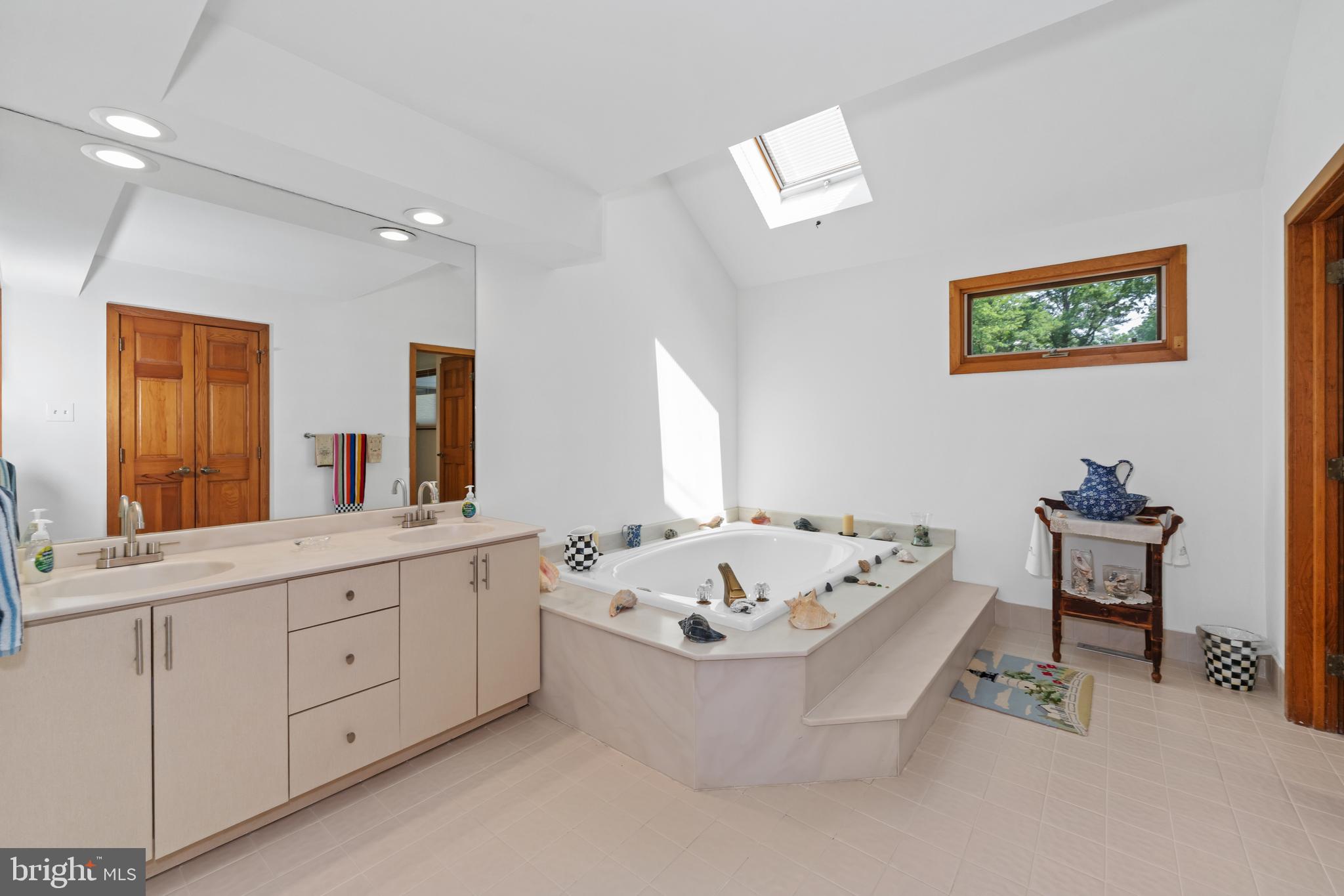 BLUE ROCK MEADOWS - Residential