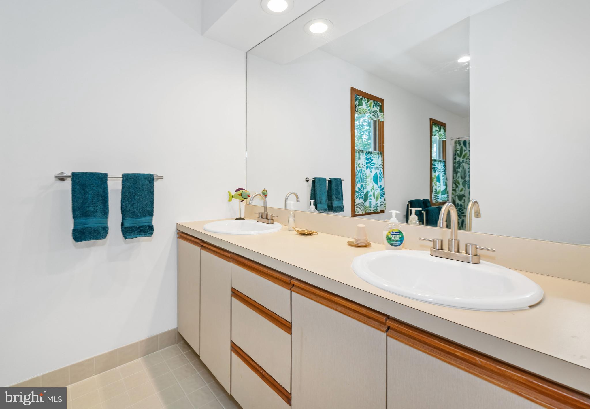 BLUE ROCK MEADOWS - Residential