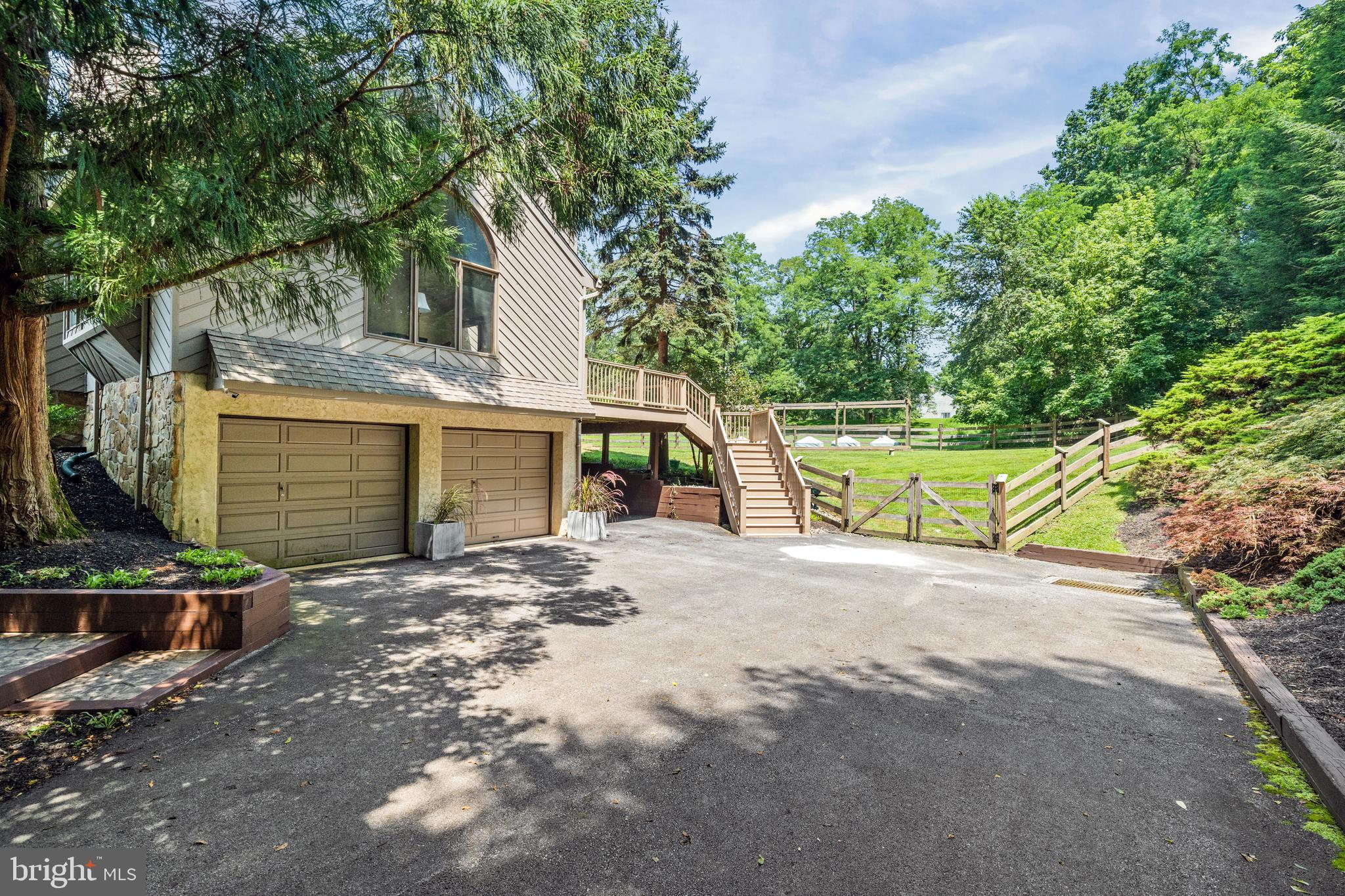 BLUE ROCK MEADOWS - Residential