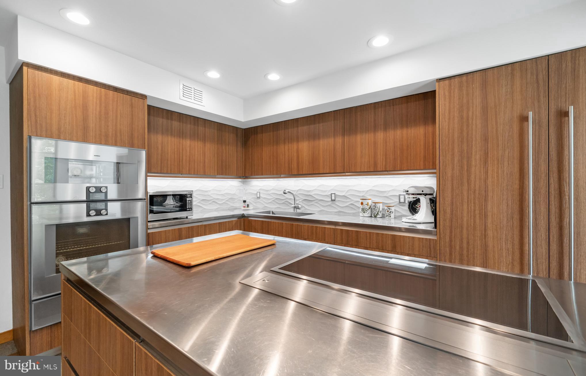 BLUE ROCK MEADOWS - Residential