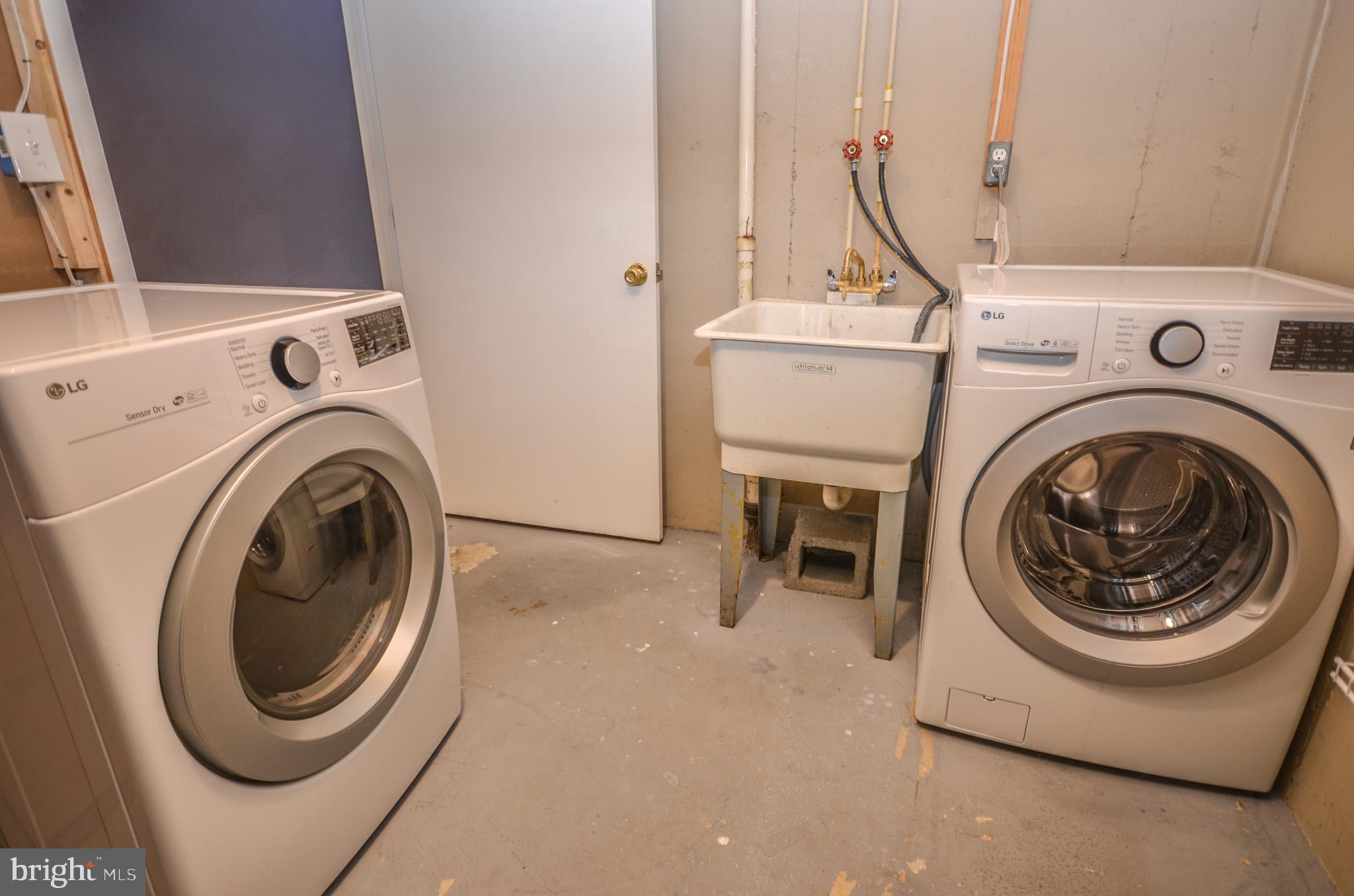 ESSEX PLACE - Residential Lease