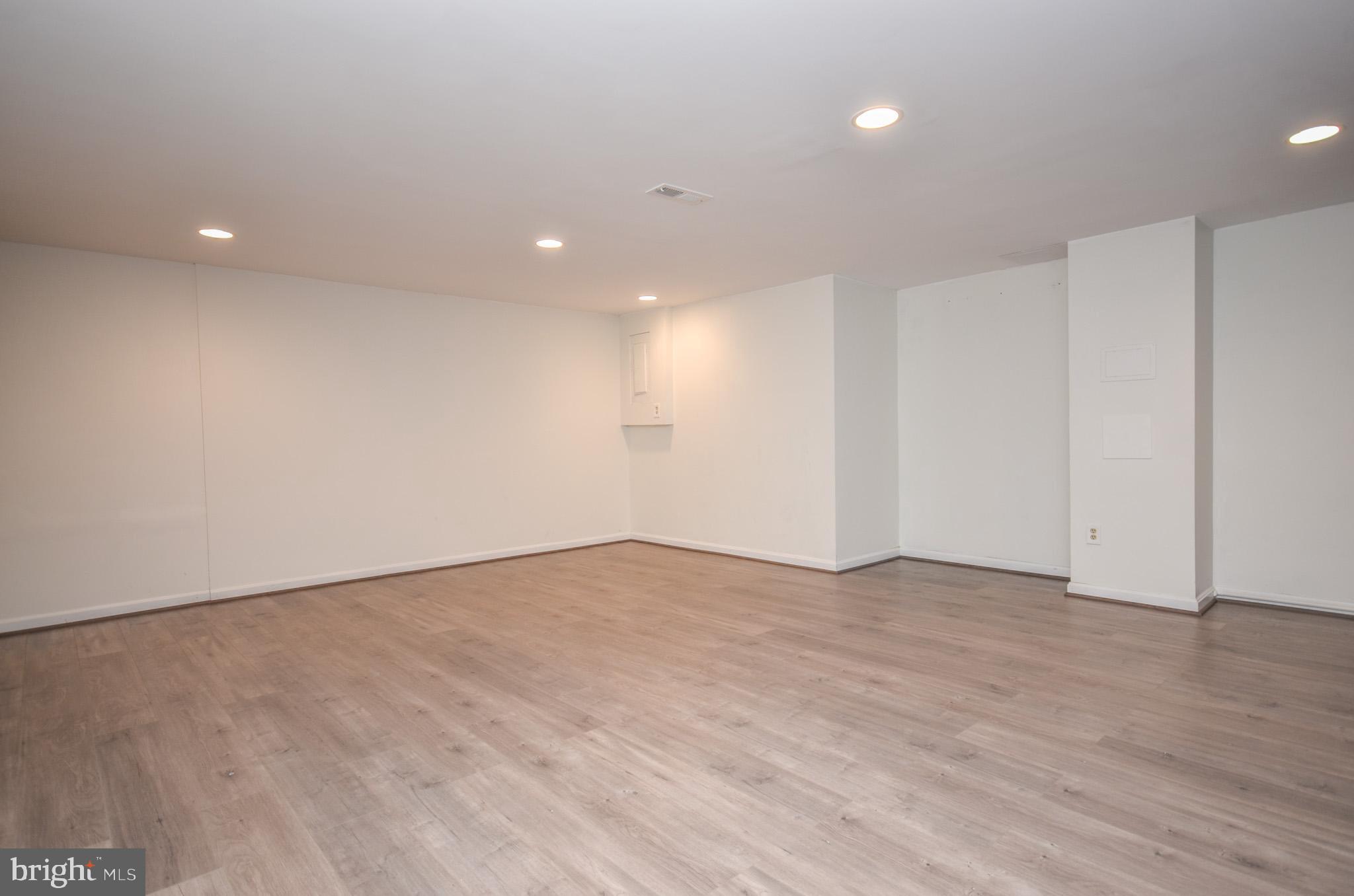 ESSEX PLACE - Residential Lease