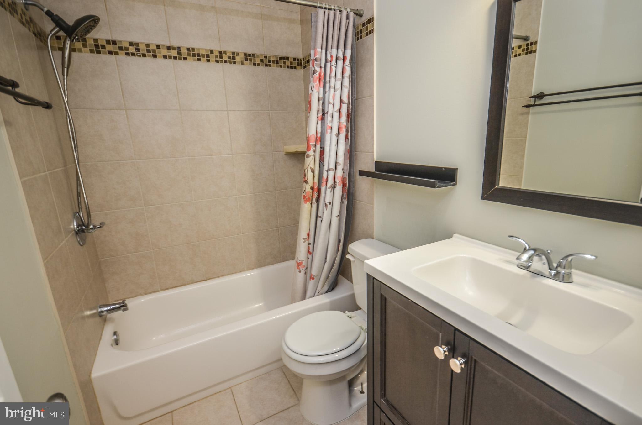 ESSEX PLACE - Residential Lease