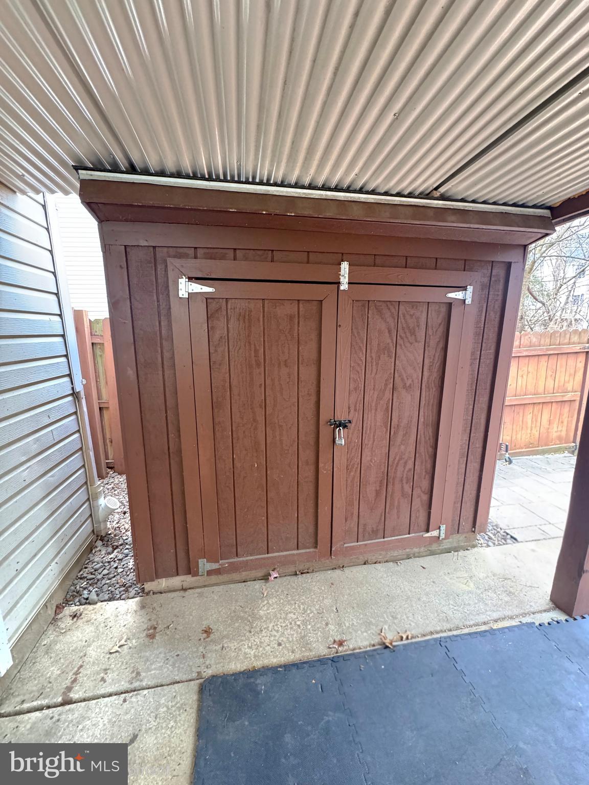 SEVEN OAKS - Residential Lease