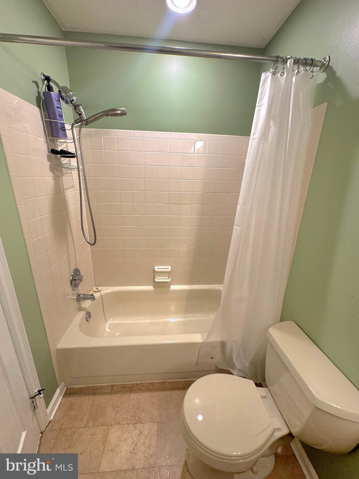 SEVEN OAKS - Residential Lease