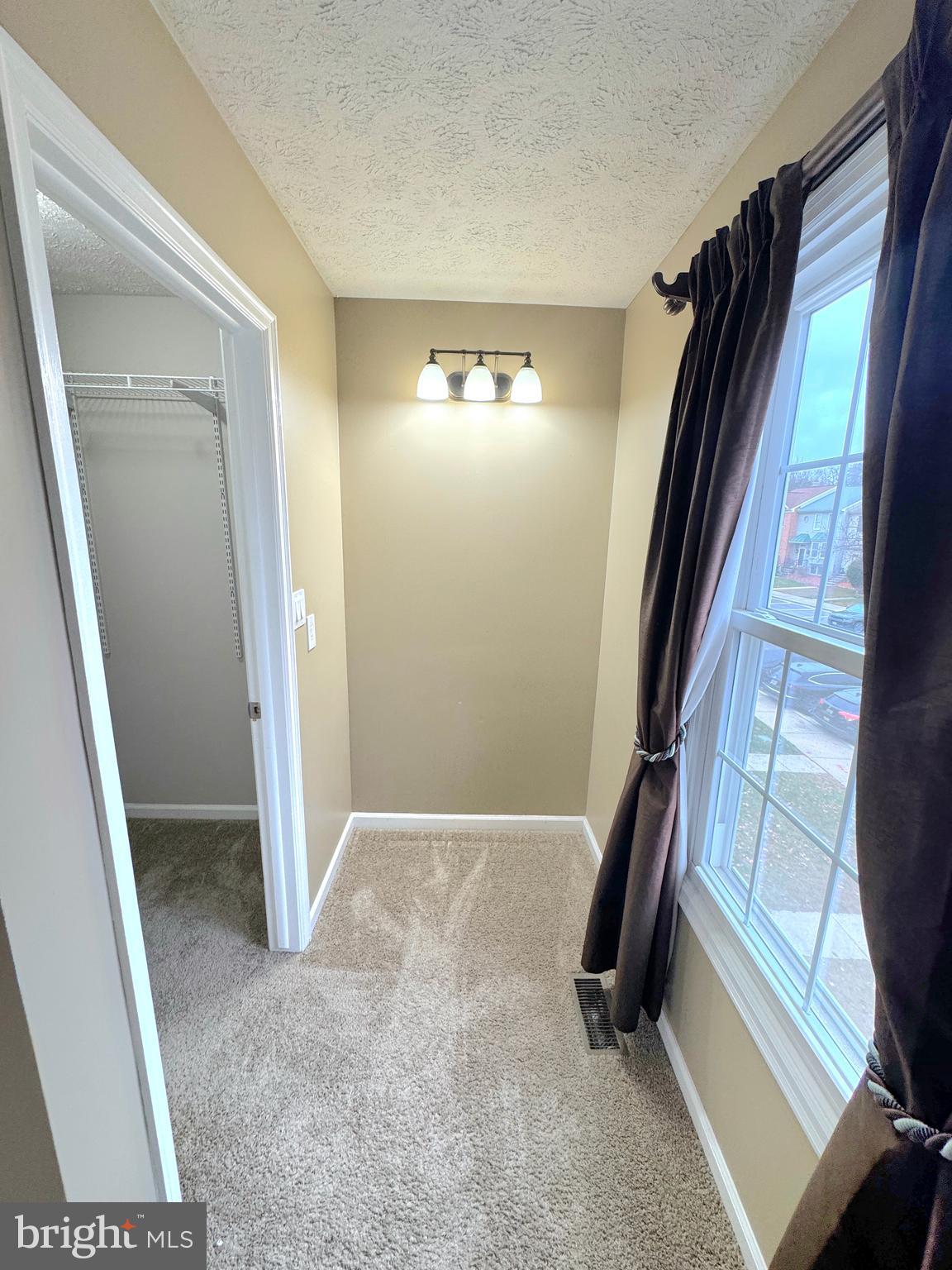 SEVEN OAKS - Residential Lease