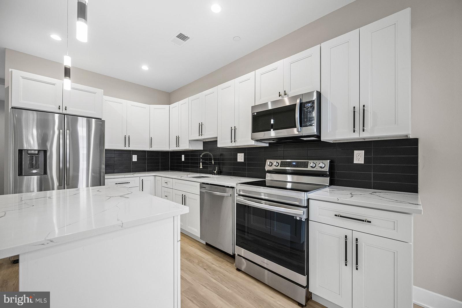 NORRIS SQUARE - Residential Lease