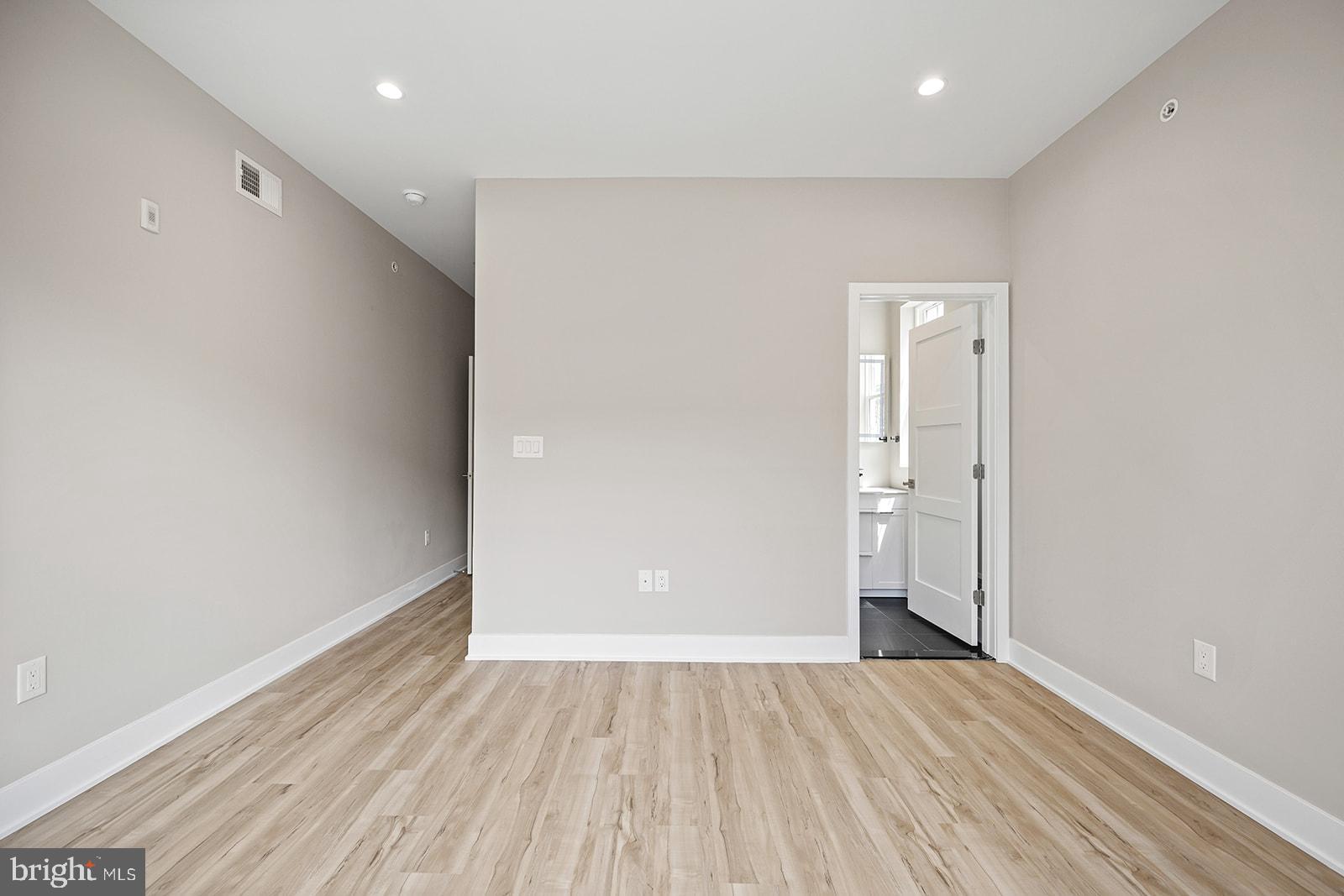 NORRIS SQUARE - Residential Lease