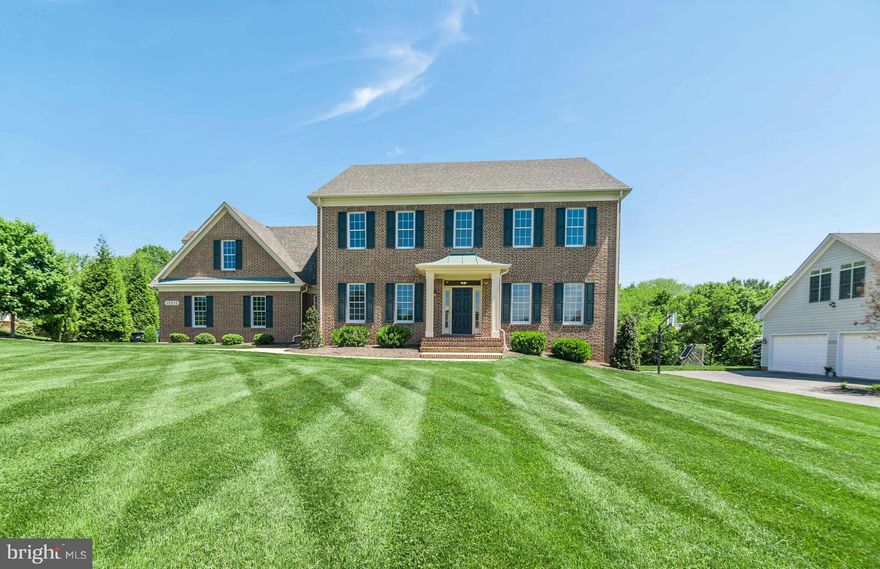 Price Reduced $70k Built by prestigious Wohlfarth Construction Co., this masterpiece offers more than 7000 sq ft of living space. Set on a large lot on a quiet cul de sac in sought after Quail Run, this house is the one you will want to call home. You will love the mill work in the home office and family room, the large kitchen, the deck overlooking the level rear yard, the master bedr w spa bath!